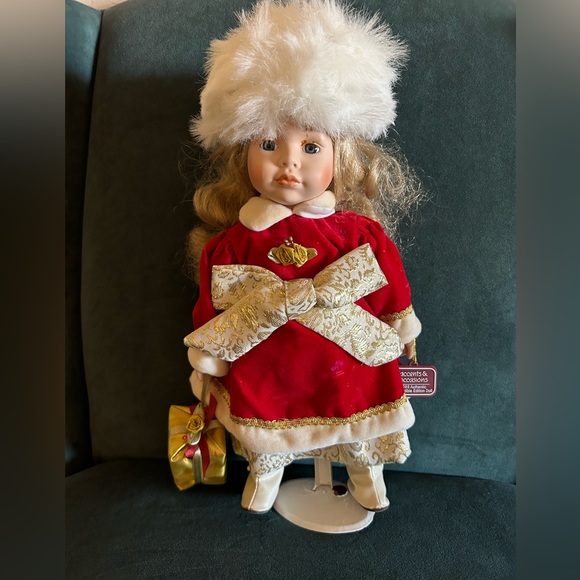 👀 HUGE SALE! VINTAGE ACCENTS OCCASIONS 2000 AUTHENTIC COLLECTIBLE EDITION DOLL - Picture 1 of 12